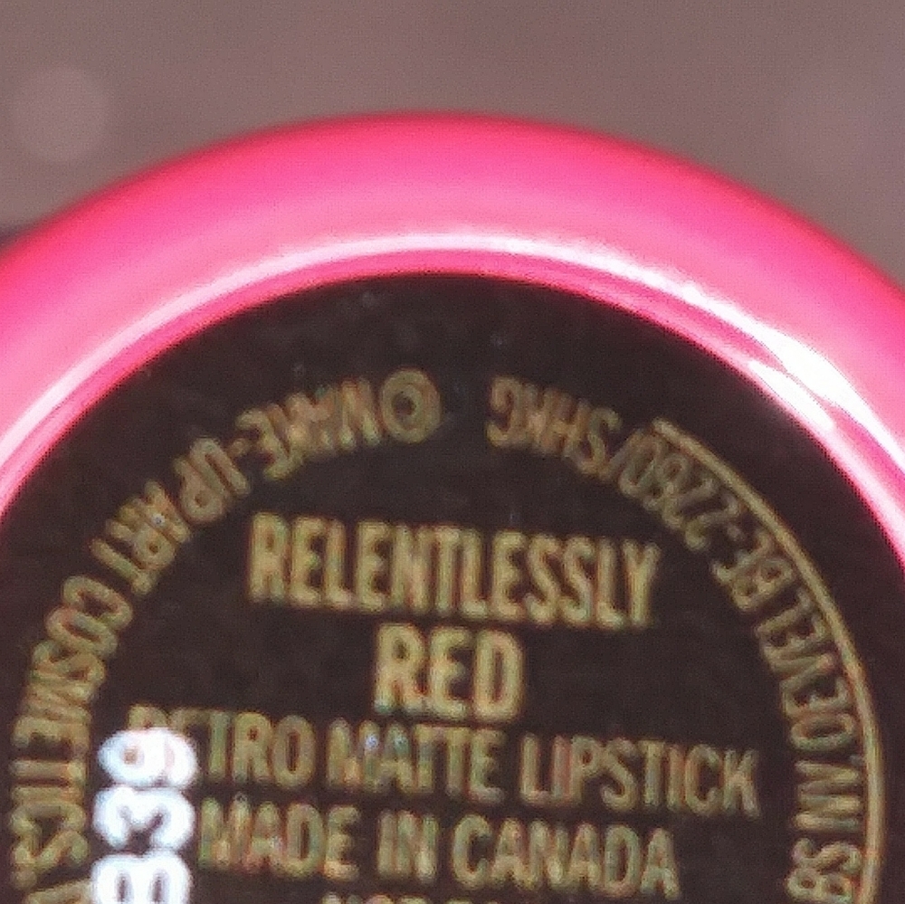 MAC RELENTLESSY RED RETRO MATTE LIPSTICK - Picture 5 of 5